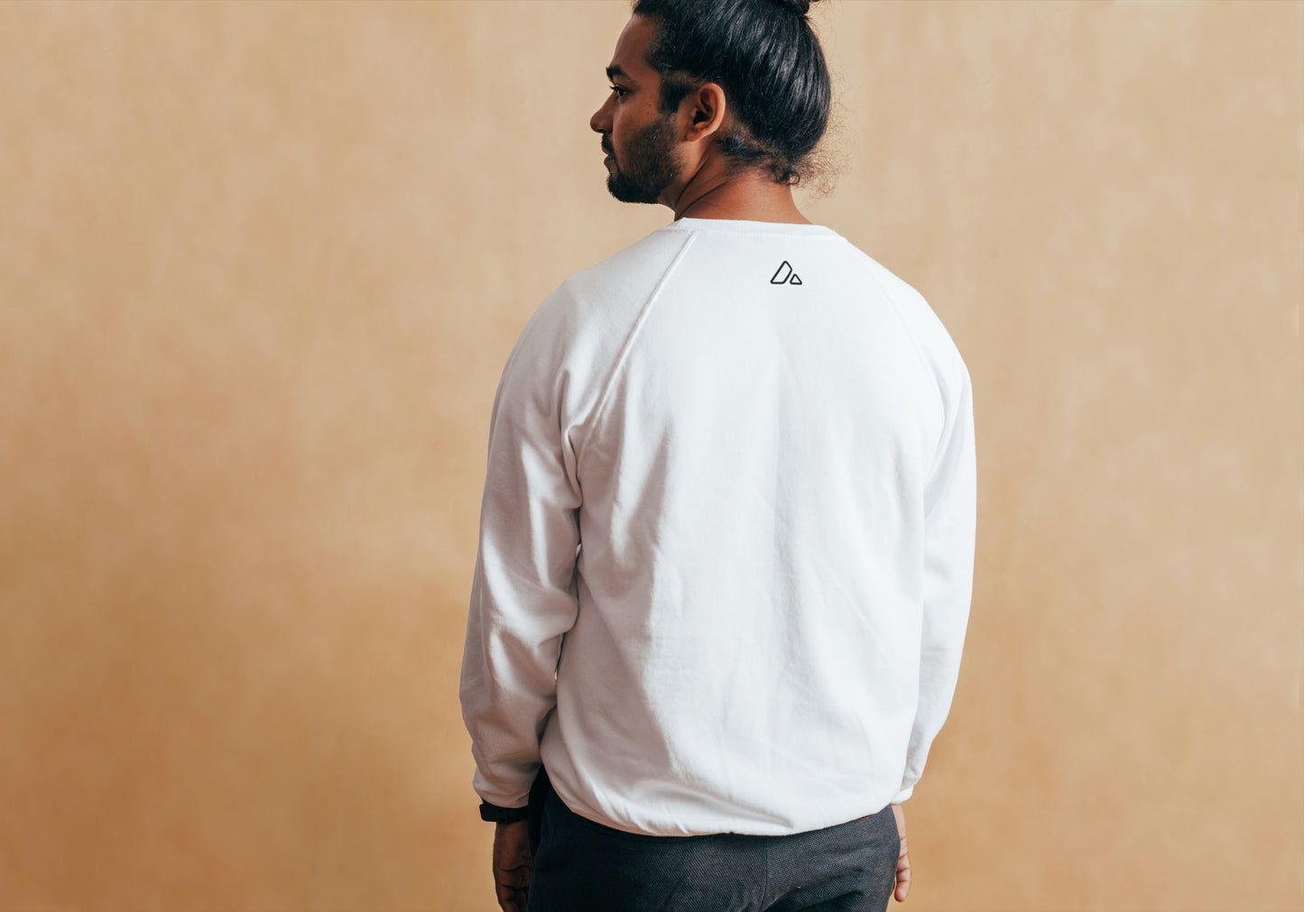 Avalanche Crypto Sweater White