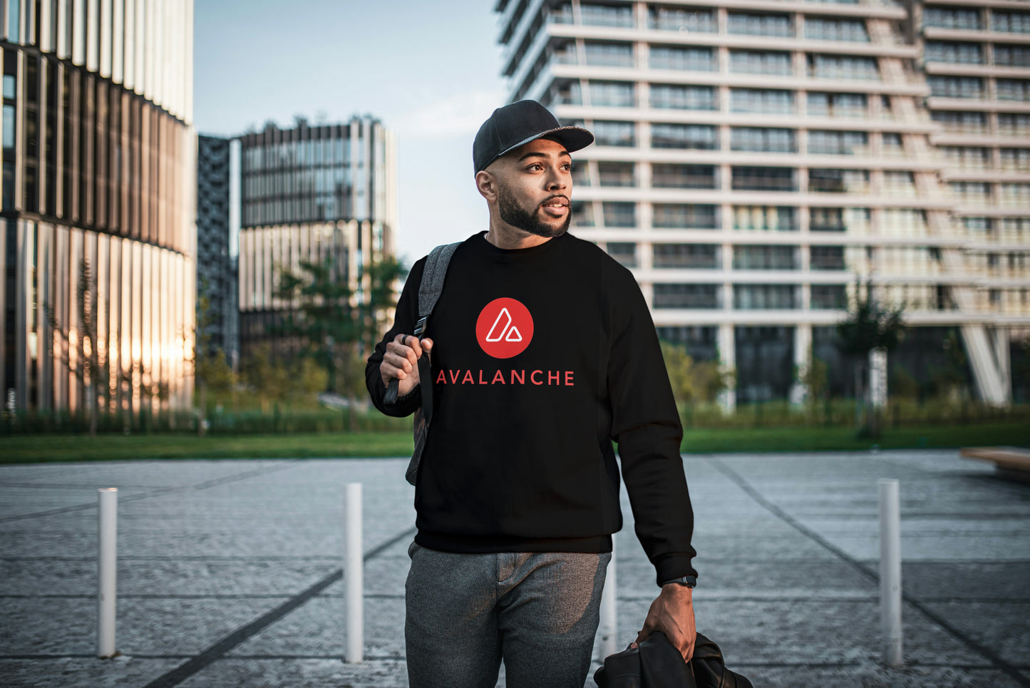 Avalanche Crypto Sweater Black