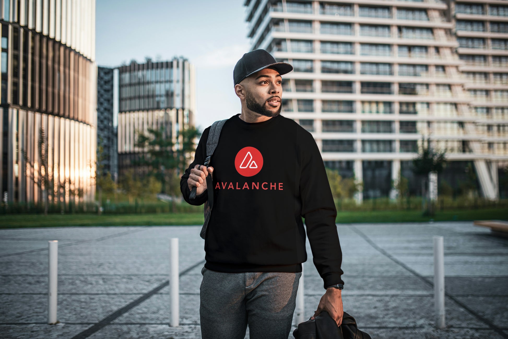 Avalanche Crypto Sweater Black